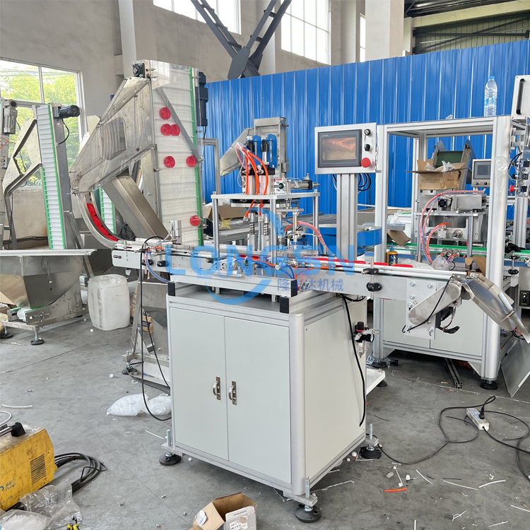 Μηχανή συναρμολόγησης πλαστικού καλύμματος