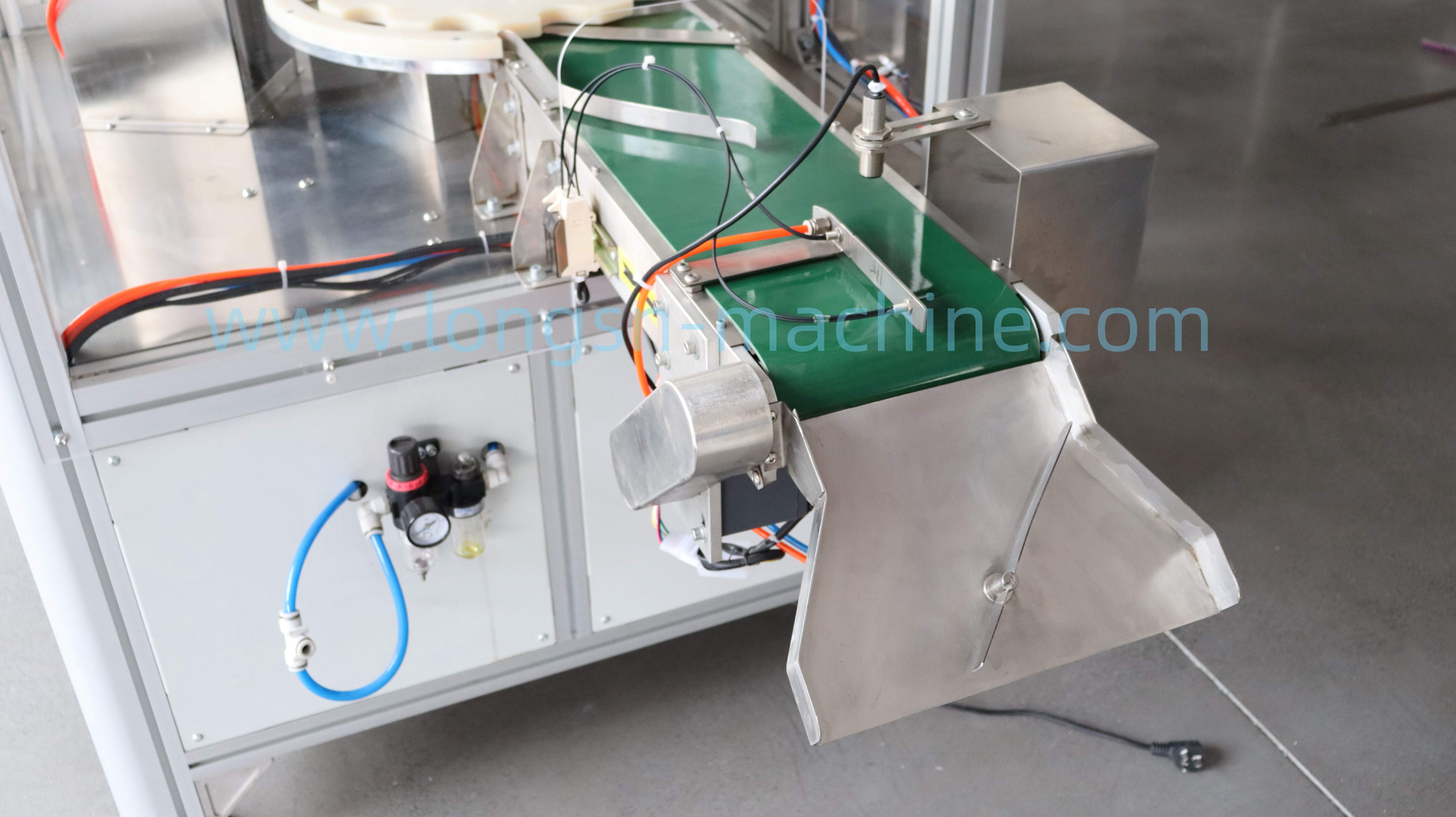 Μηχανή επένδυσης με καπάκι μπουκαλιών