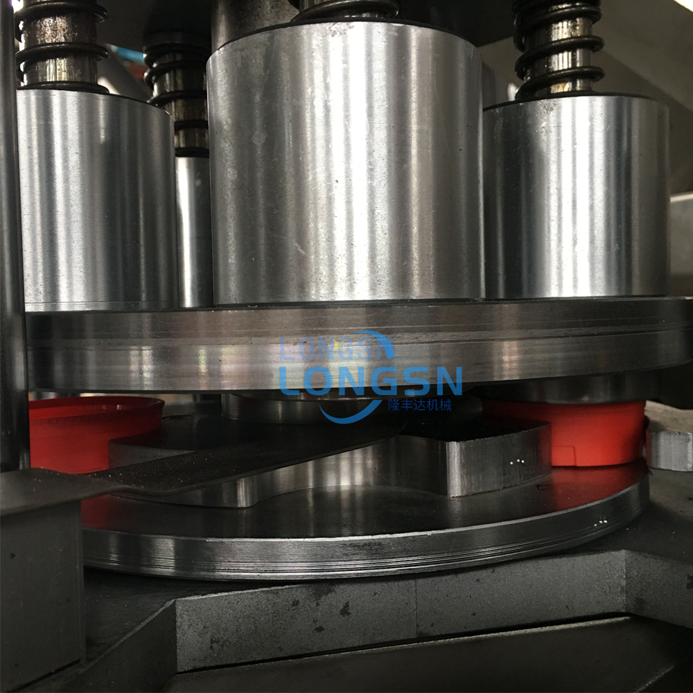 Μηχανή κοπής καπακιού