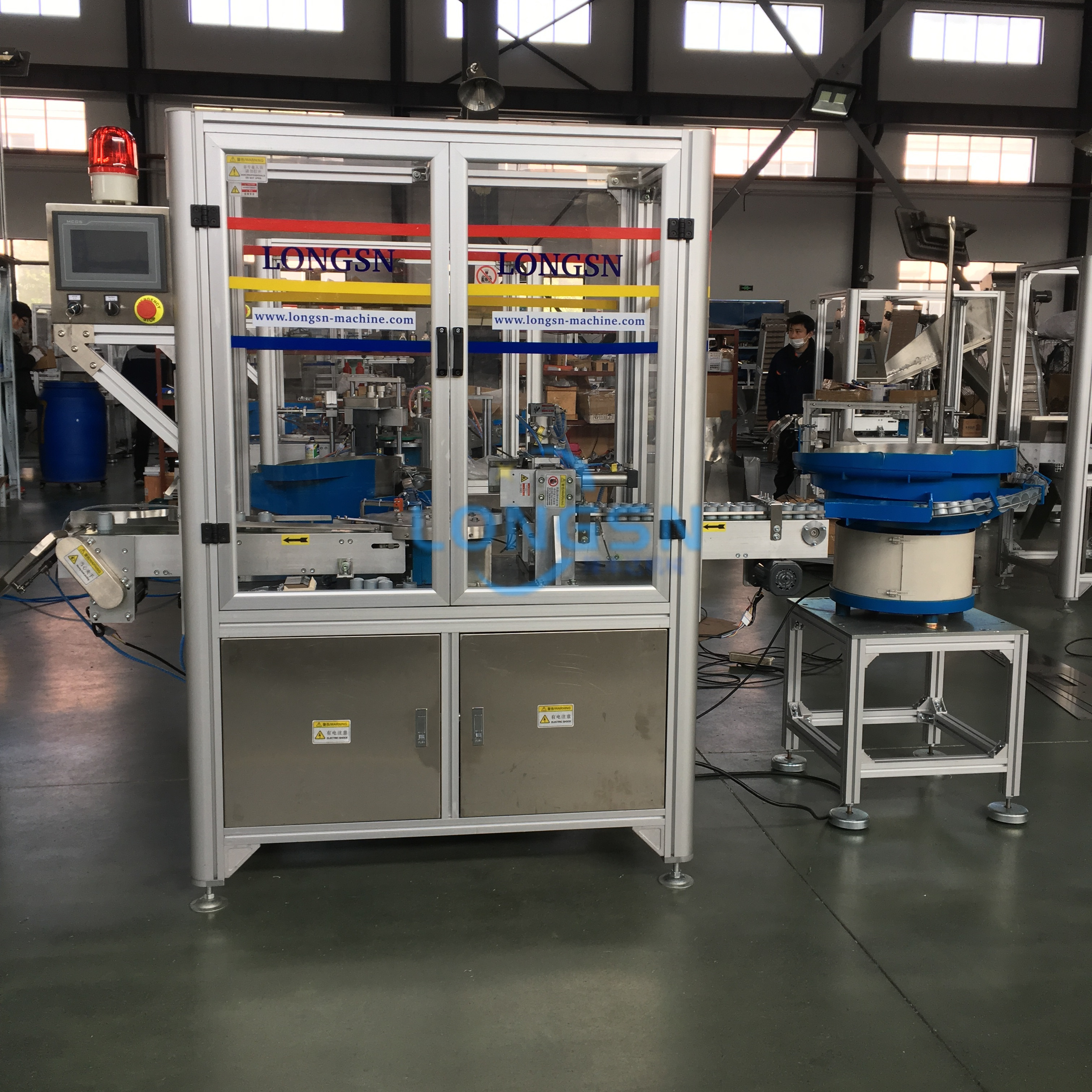 Μηχανή συναρμολόγησης αθλητικών κεφαλαίων