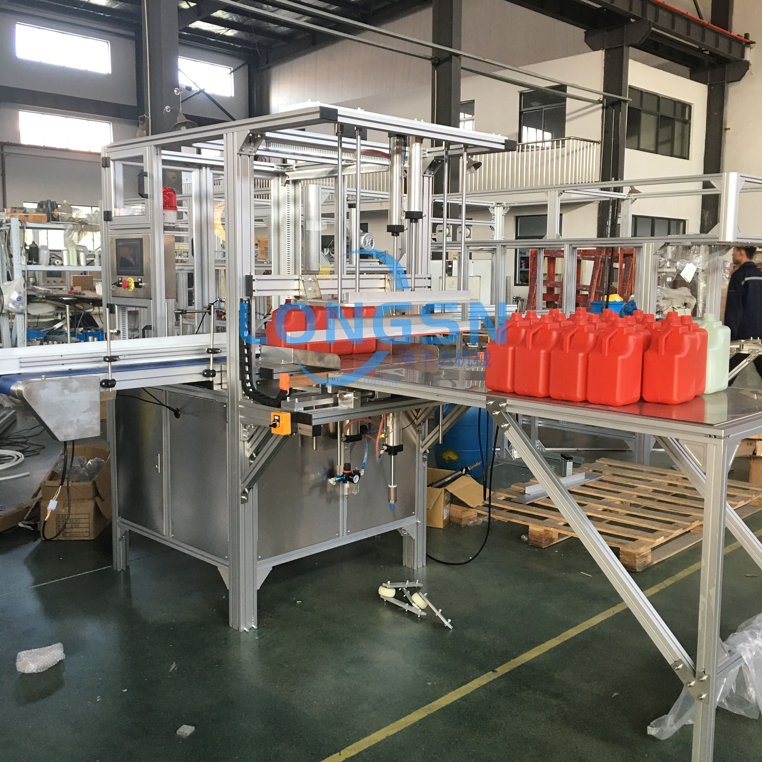 Μηχανήματα συσκευασίας σακουλών συσκευασίας για άδειο μπουκάλι σε βαρέλι πλαστικό μπιτόνι PET HDPE PP PE