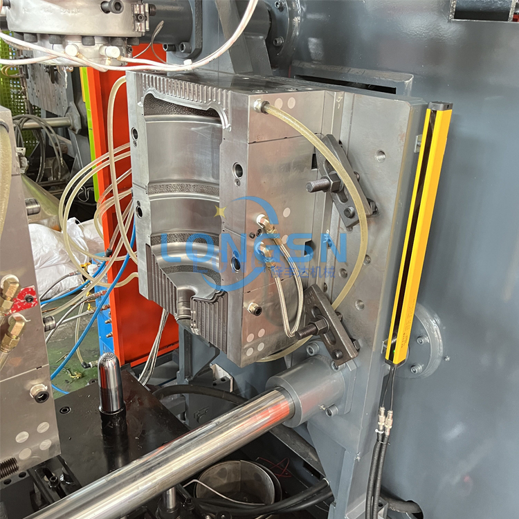 Μηχανή χύτευσης με μπουκάλι PC