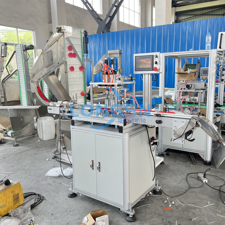 Μηχανή συναρμολόγησης πλαστικού καλύμματος